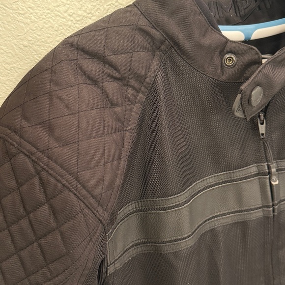 Triumph Waldron Mesh Motorcycle Jacket - Picture 3 of 16